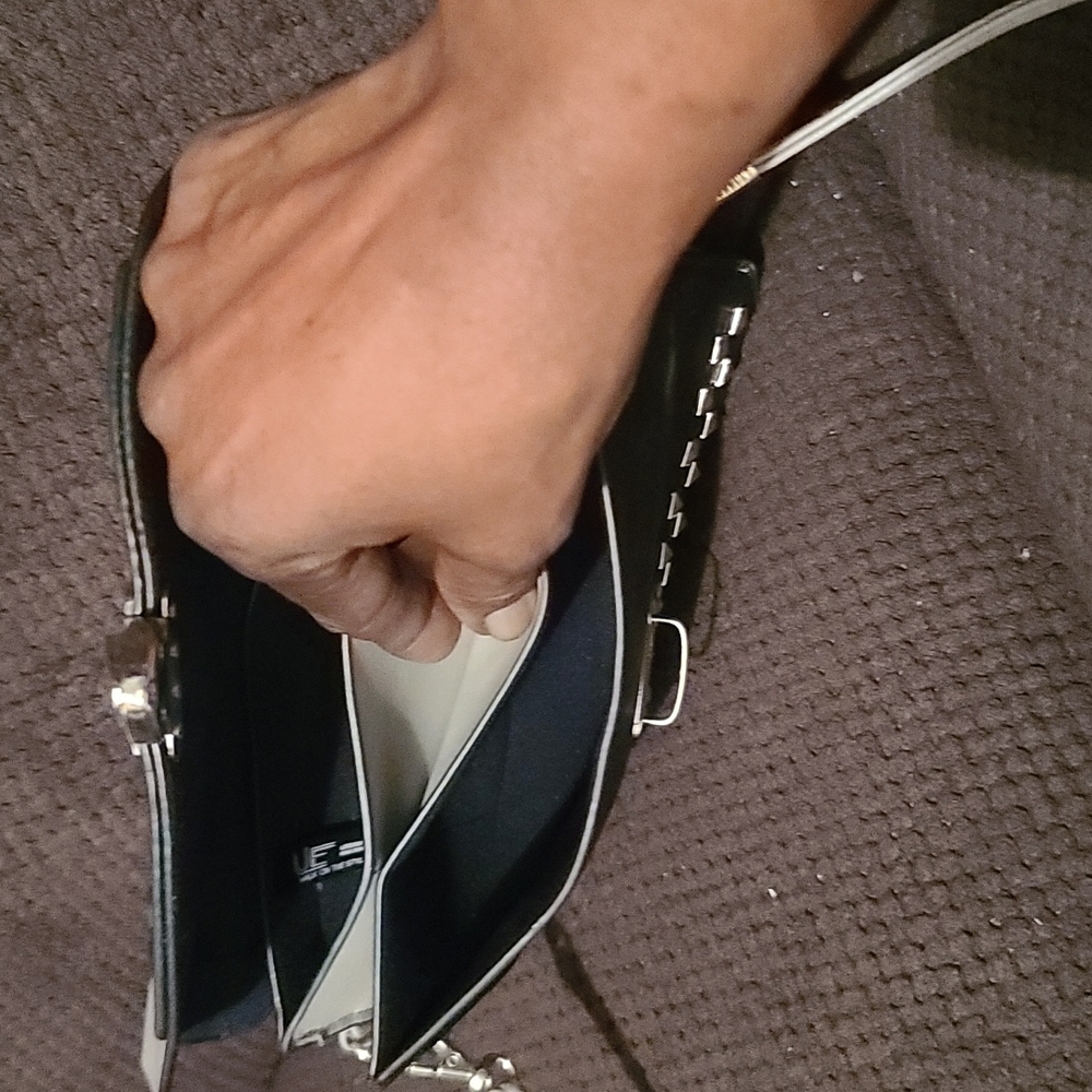 Purse - Picture 2 of 5